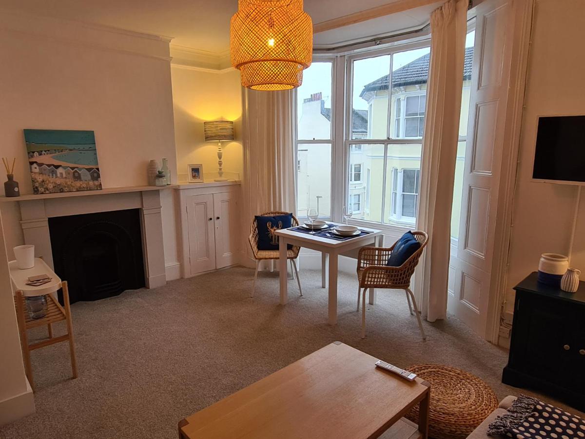 Centrally Located, Comfortable Apartment Near Station, Beach And North Laines Hove Exteriér fotografie