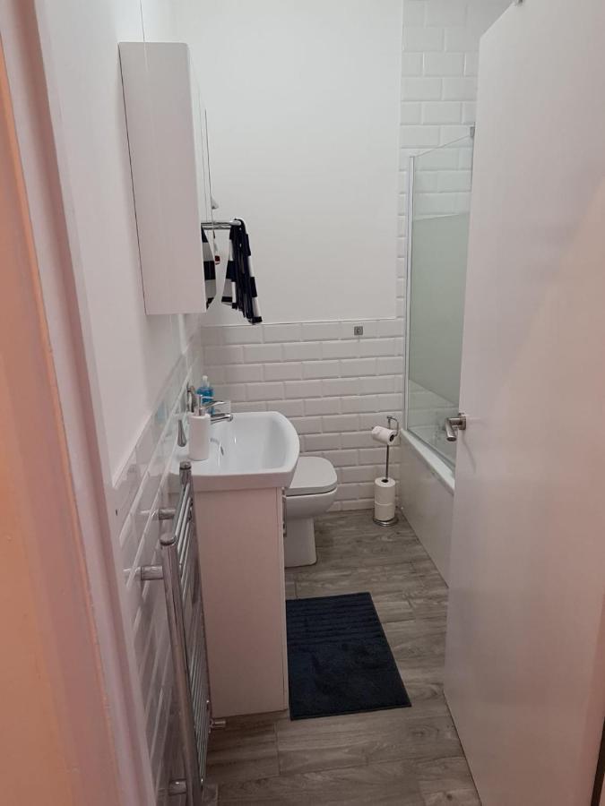 Centrally Located, Comfortable Apartment Near Station, Beach And North Laines Hove Exteriér fotografie