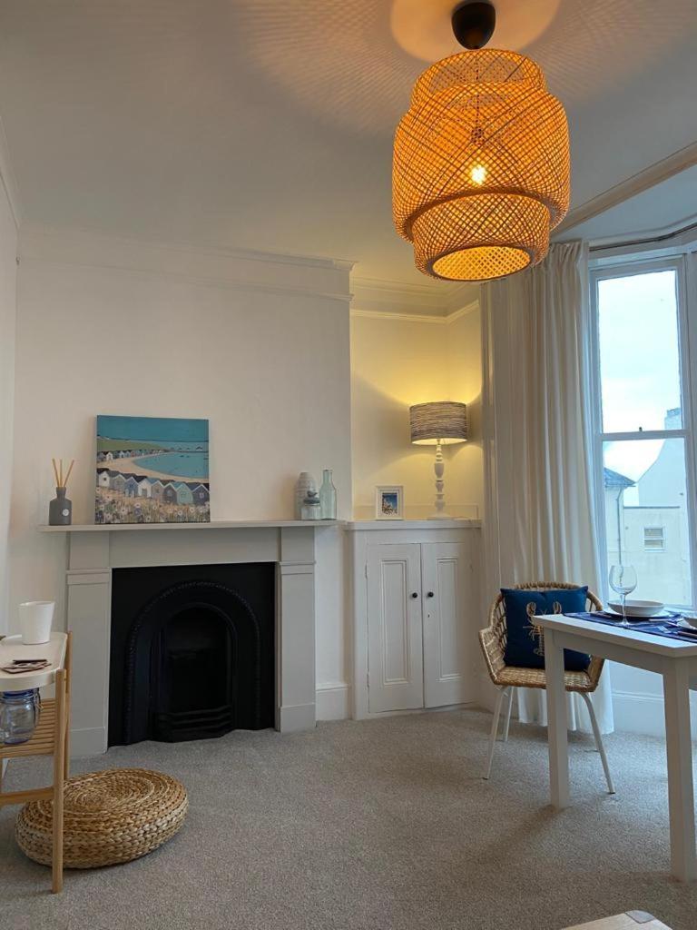 Centrally Located, Comfortable Apartment Near Station, Beach And North Laines Hove Pokoj fotografie